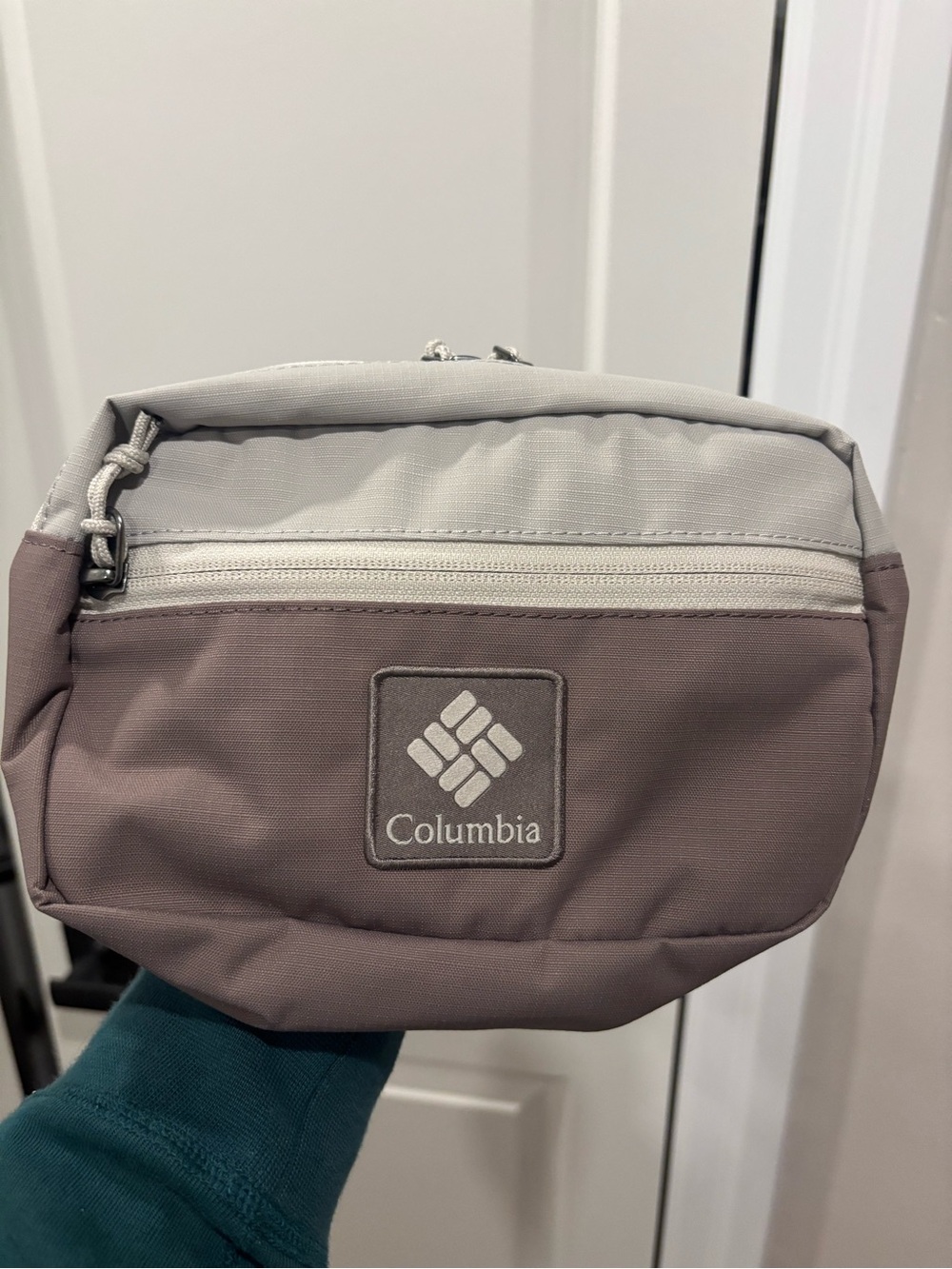 Columbia Two-Tone Taupe and Light Gray Waistpack